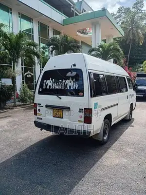 Nissan Caravan 1997 Van (Used)