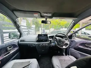 Toyota Noah 2001 Van (Used)