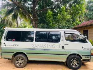 Toyota Dolphin 1995 Van (Used)