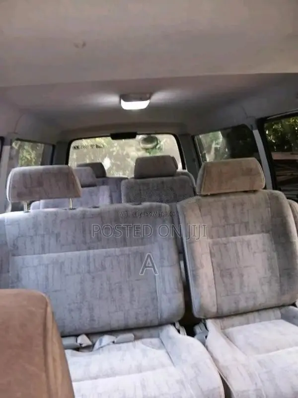 Toyota Hiace 2002 Van (Used)