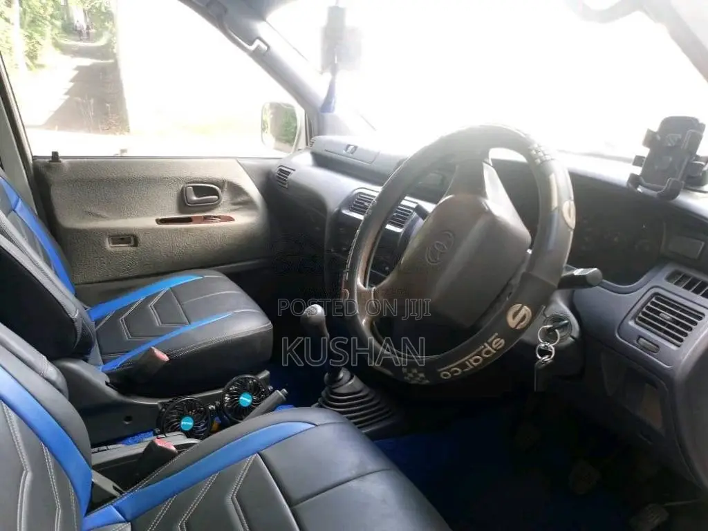 Toyota NOAH CR41 1998 Van (Used)