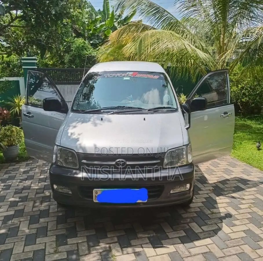 Toyota Noah 2007 Van (Used)