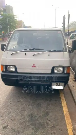 Mitsubishi PO5 1987 Van (Used)