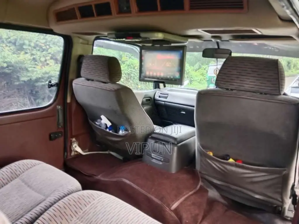 Toyota Dolphin 1991 Van (Used)