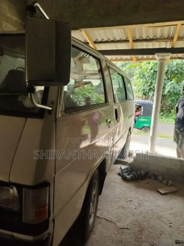 Mitsubishi L300 1982 Van (Used)