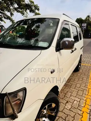 Toyota Noah 1998 Van (Used)