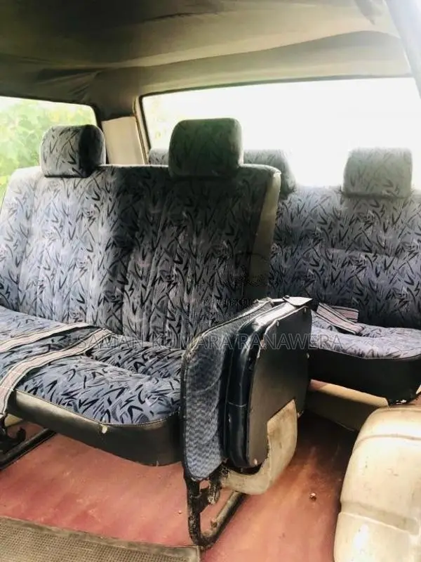 Toyota CR27 1988 Van (Used)
