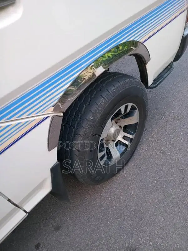 Nissan Caravan 1990 Van (Used)