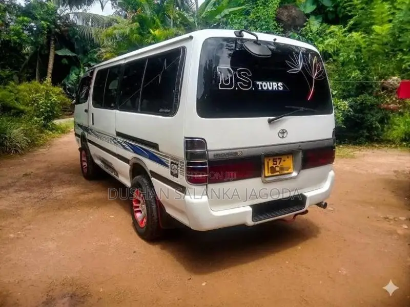 Toyota DOLPHIN HIACE LH113 LONG 1992 Van (Used)