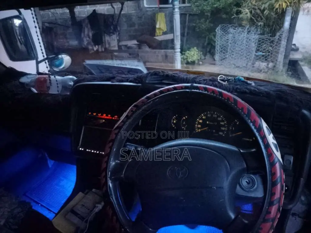 Toyota LH119 1991 Van (Used)