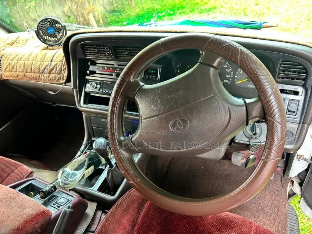 Toyota Dolphin 1990 Van (Used)
