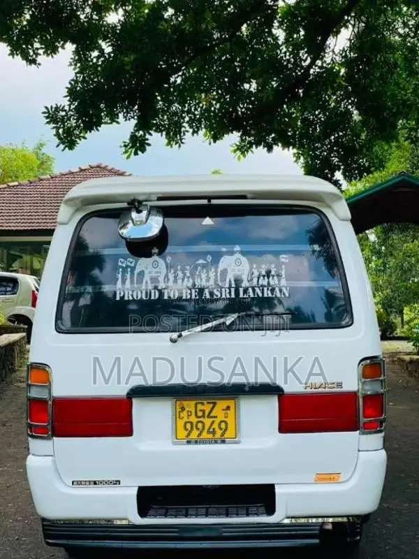 Toyota Dolphin 1997 Van (Used)