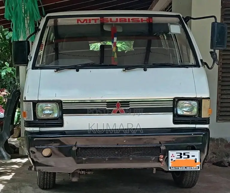 Mitsubishi Delica L300 1980 Van (Used)