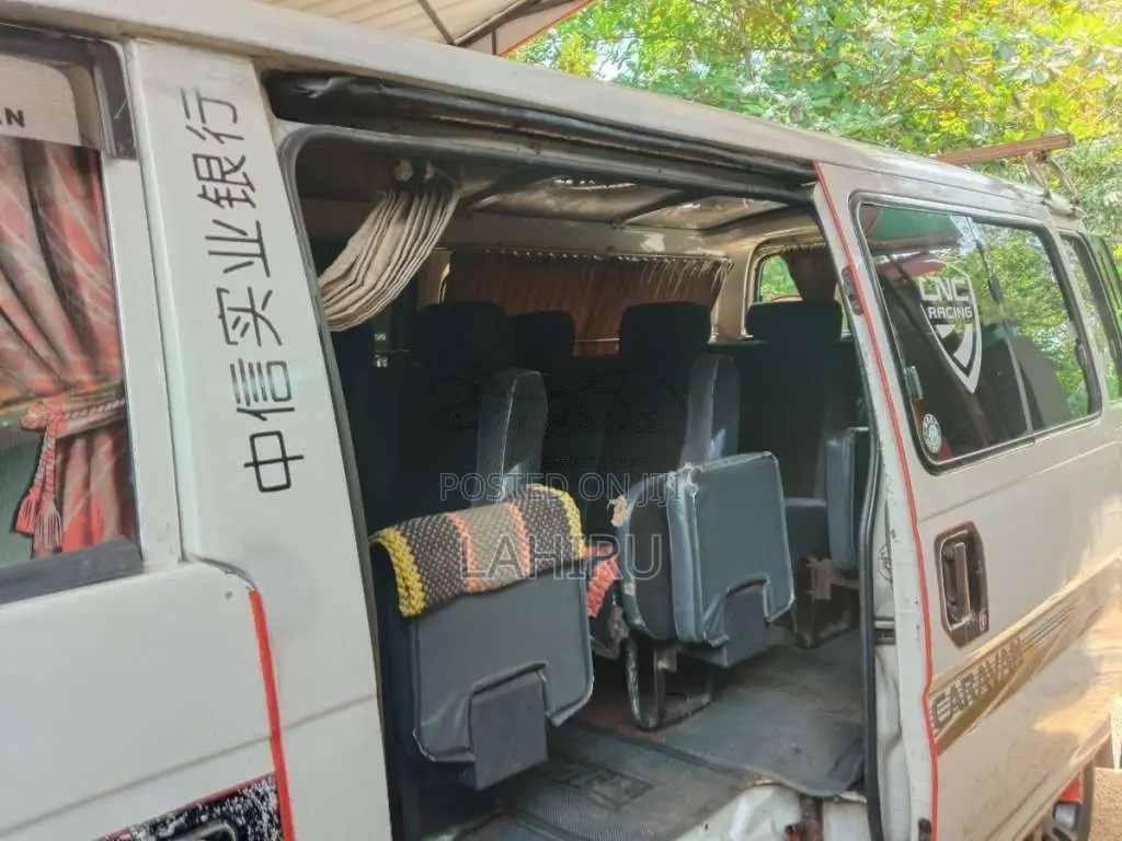 Nissan Caravan 1994 Van (Used)