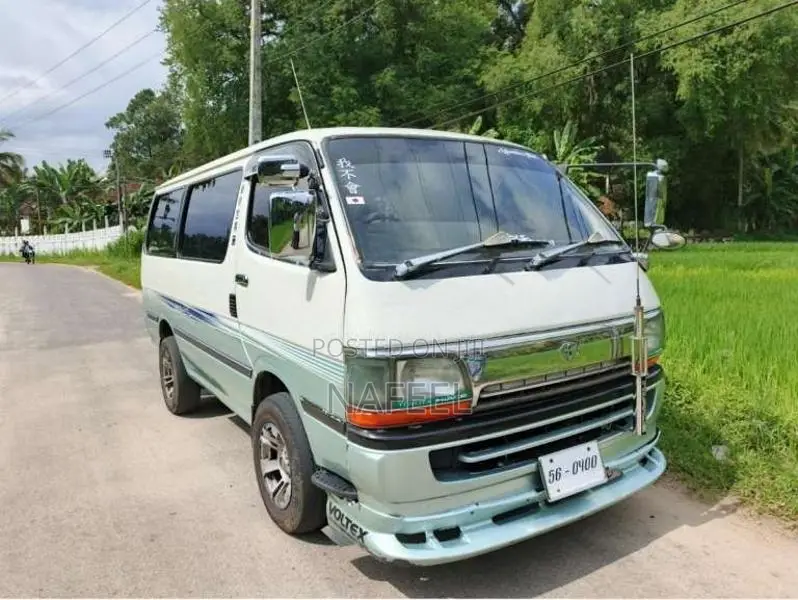 Toyota Dolphin 1994 Van (Used)