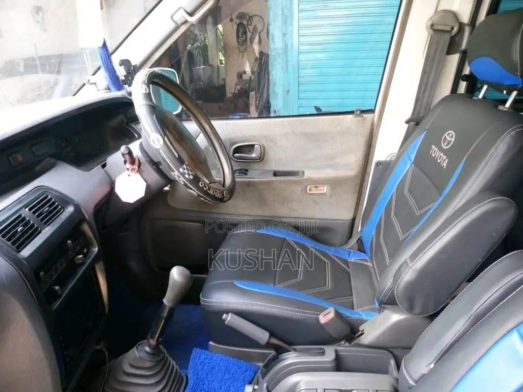 Toyota NOAH CR41 1998 Van (Used)