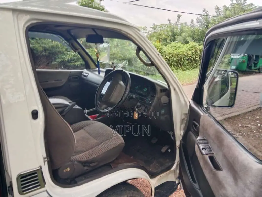 Toyota Dolphin 1991 Van (Used)