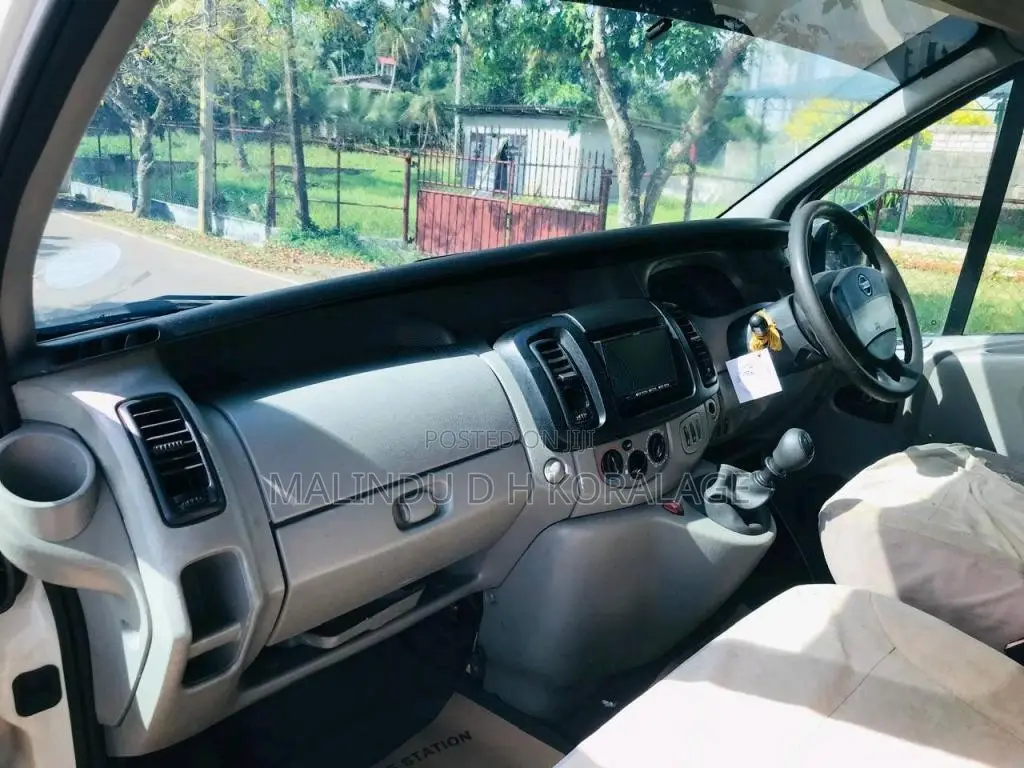 Nissan Primestar 2013 Van (Used)