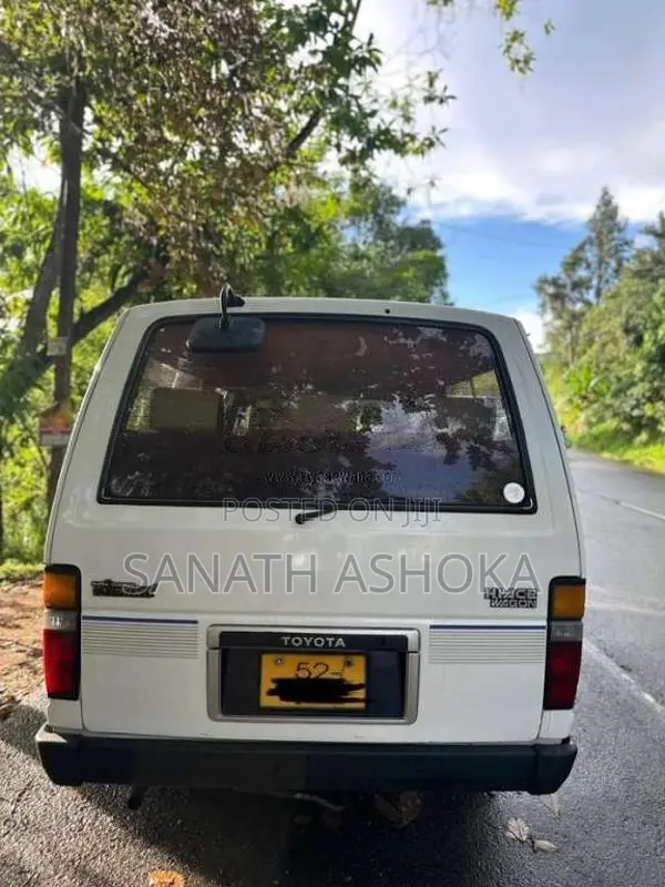Toyota HIACE 1988 Van (Used)