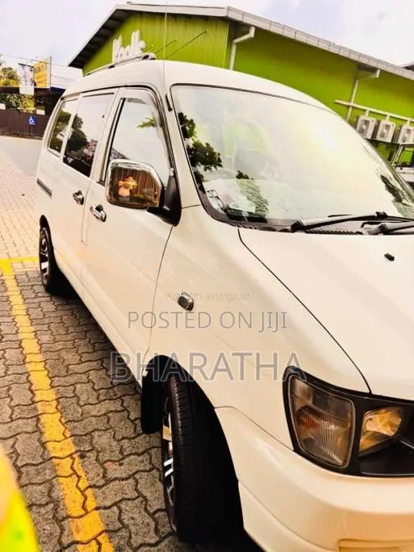 Toyota Noah 1998 Van (Used)