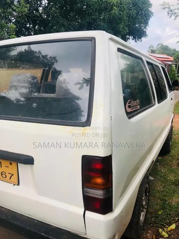 Toyota CR27 1988 Van (Used)