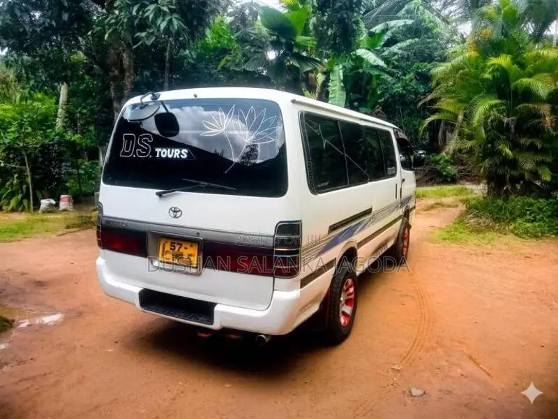 Toyota DOLPHIN HIACE LH113 LONG 1992 Van (Used)