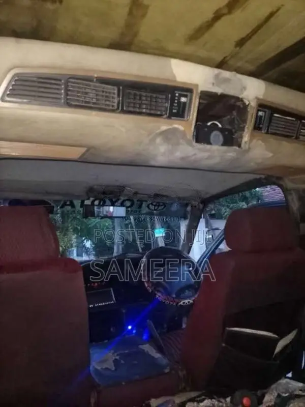 Toyota LH119 1991 Van (Used)
