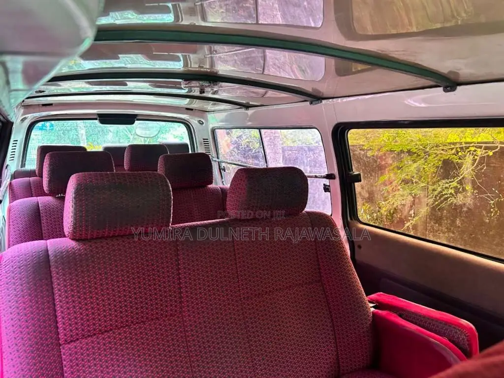 Toyota Dolphin 1990 Van (Used)