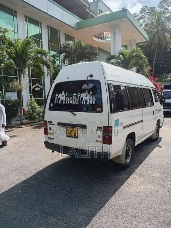 Nissan Caravan 1997 Van (Used)