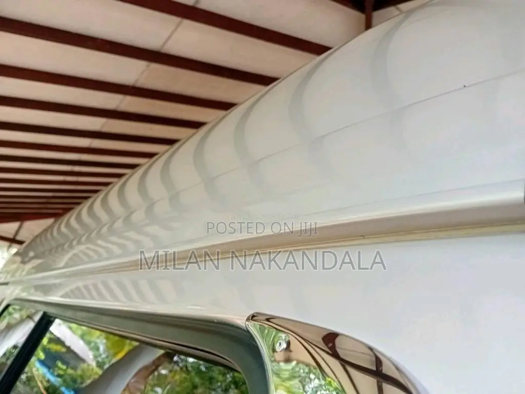 Toyota Dolphin High Roof 1999 Van (Used)