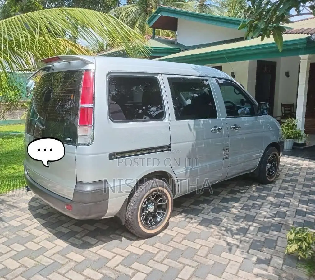 Toyota Noah 2007 Van (Used)