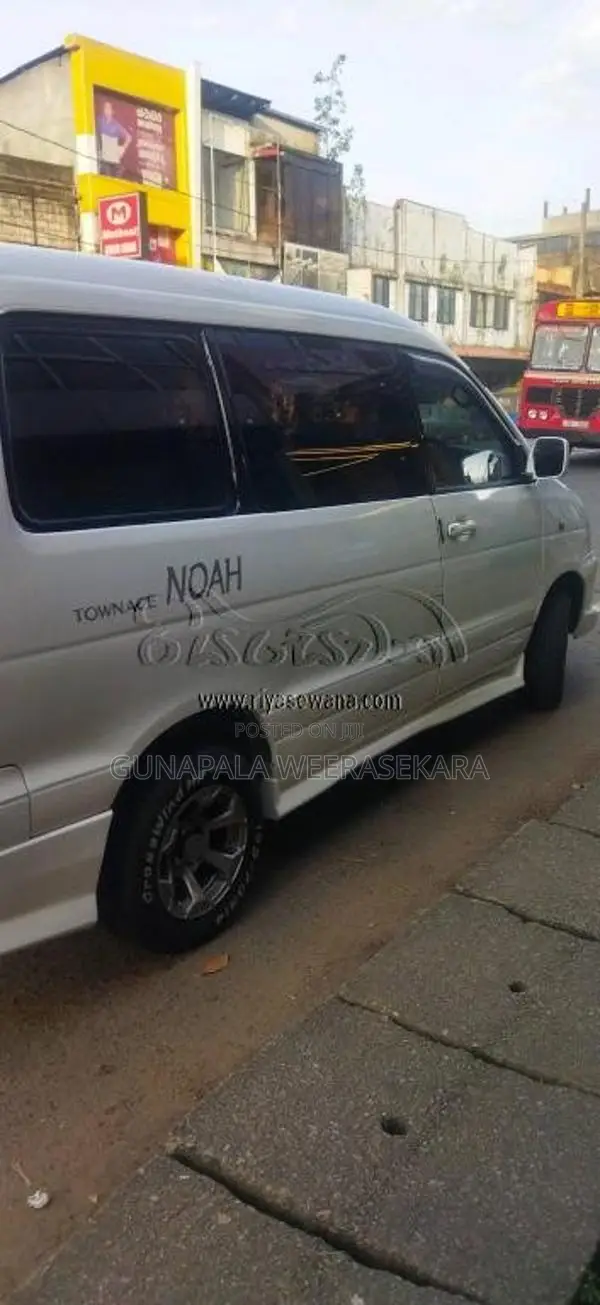 Toyota NOAH CR42 2006 Van (Used)