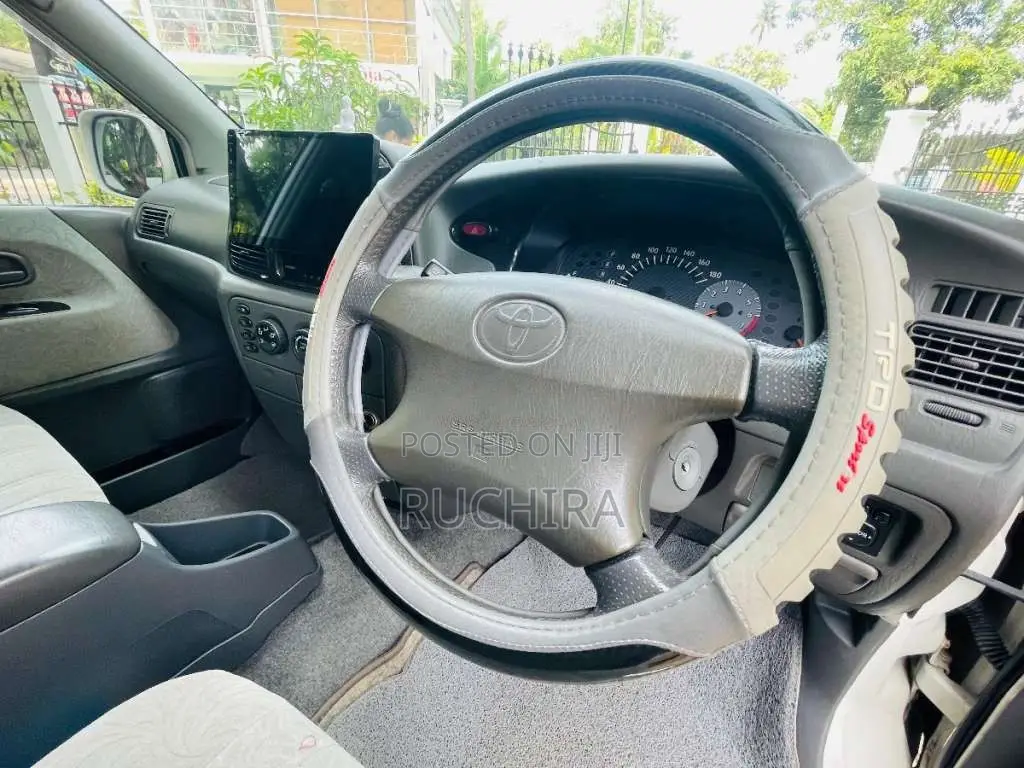 Toyota Noah Kr42 2002 Van (Used)