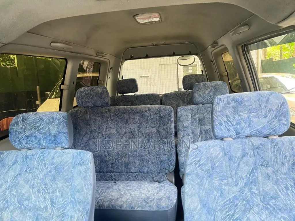 Toyota Noah 1999 Van (Used)