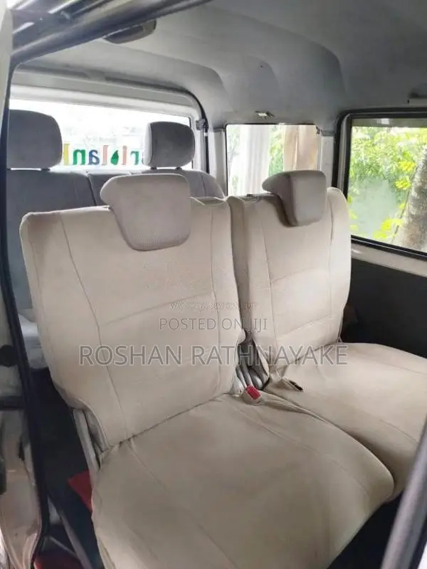 Mitsubishi U-61 1999 Van (Used)