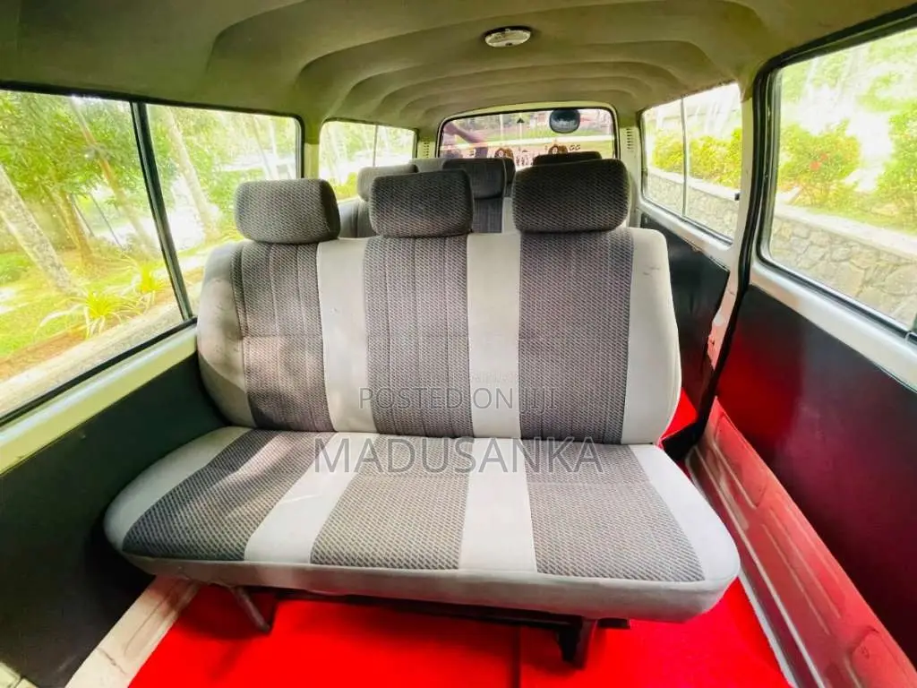 Toyota Dolphin 1997 Van (Used)
