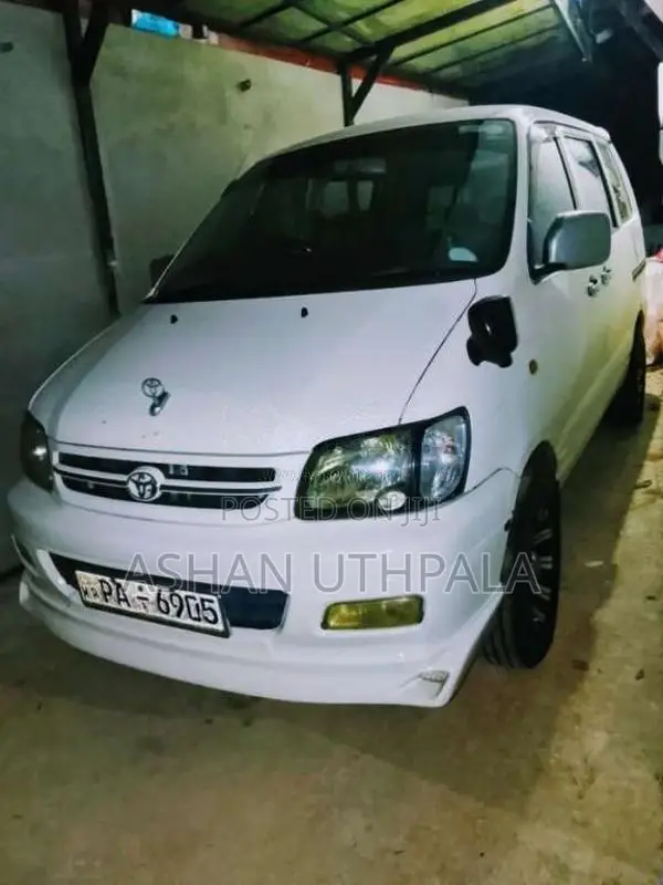 Toyota Townace Noah 2001 Van (Used)