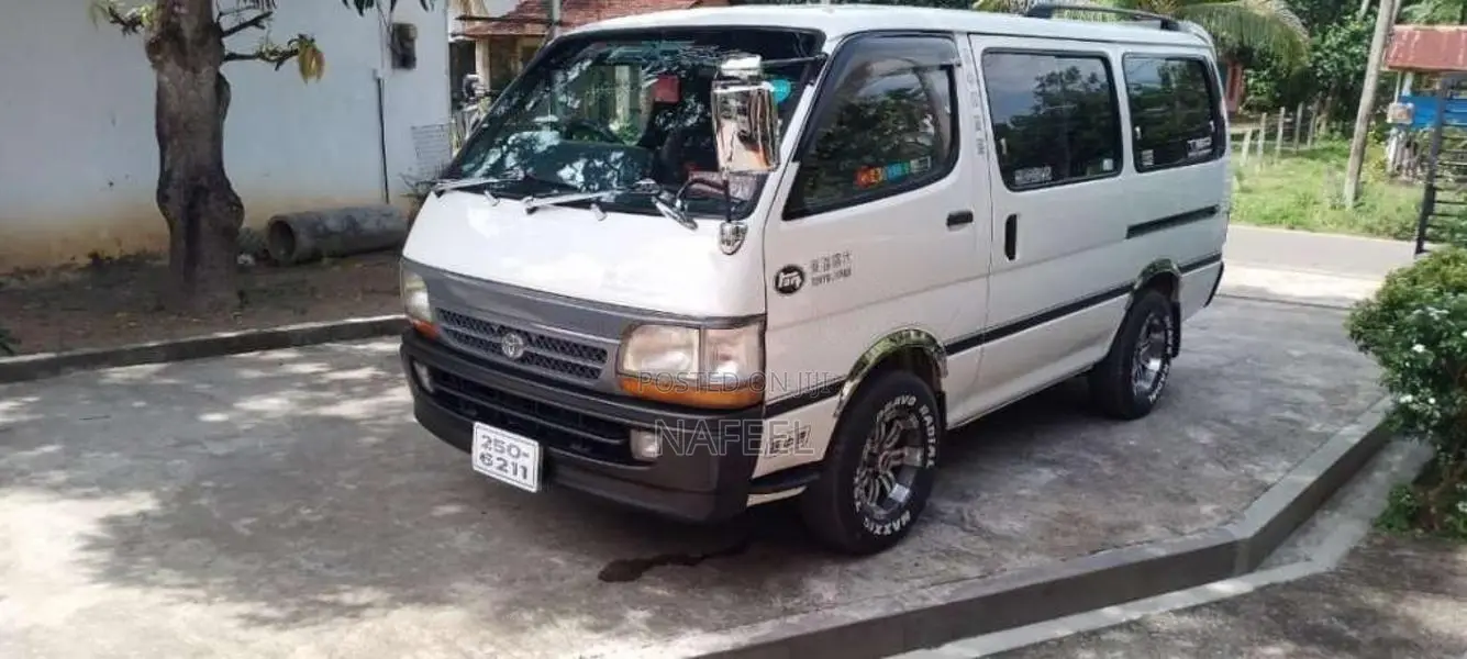 Toyota Dolphin 1994 Van (Used)