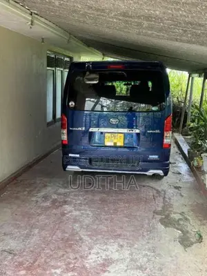 Toyota KDH 2011 Van (Used)