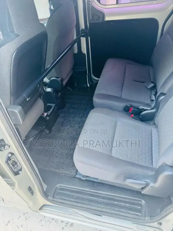 Nissan NV200 2015 Van (Used)