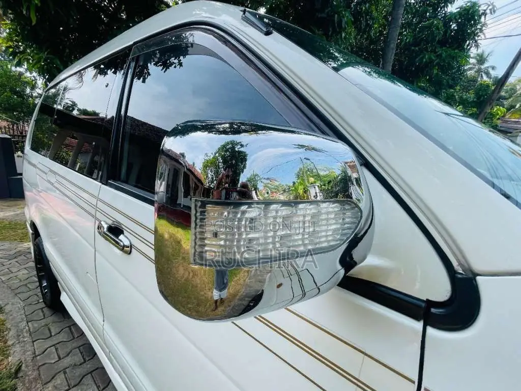 Toyota Noah Kr42 2002 Van (Used)
