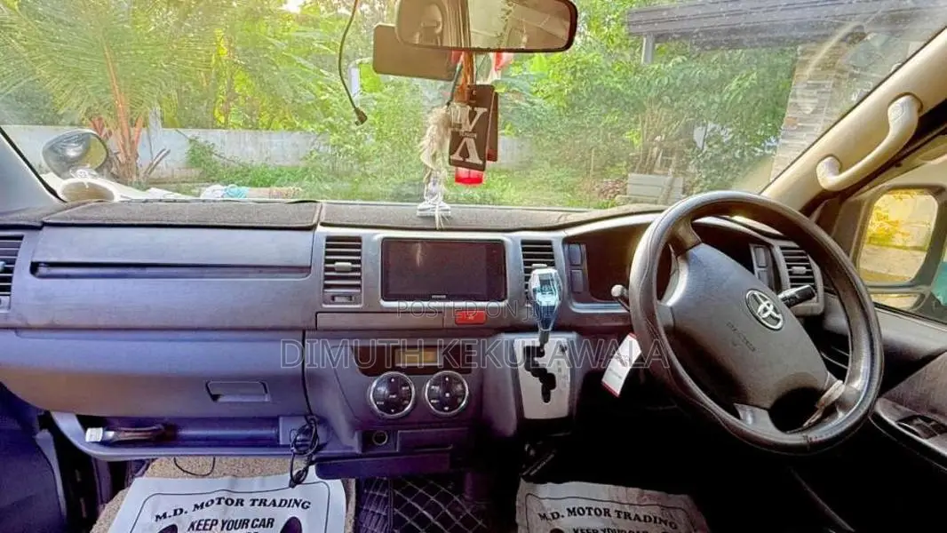 Toyota KDH 2012 Van (Used)
