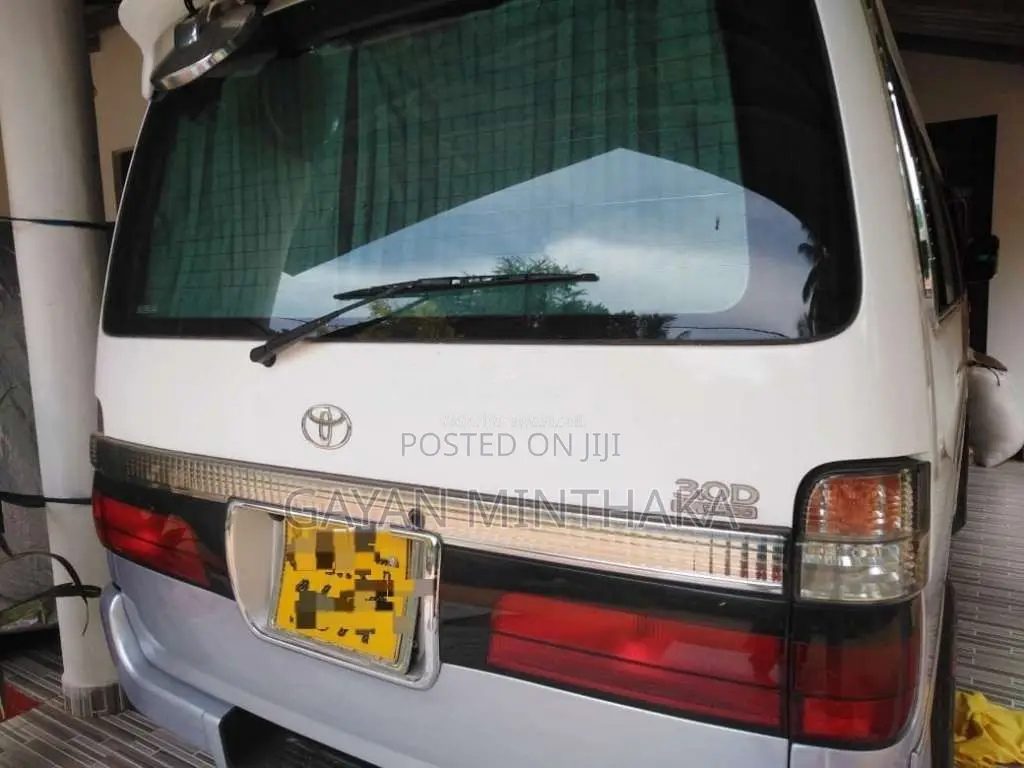Toyota Dolphin 1997 Van (Used)
