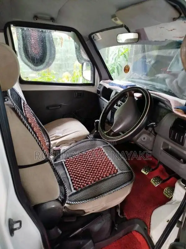 Mitsubishi U-61 1999 Van (Used)
