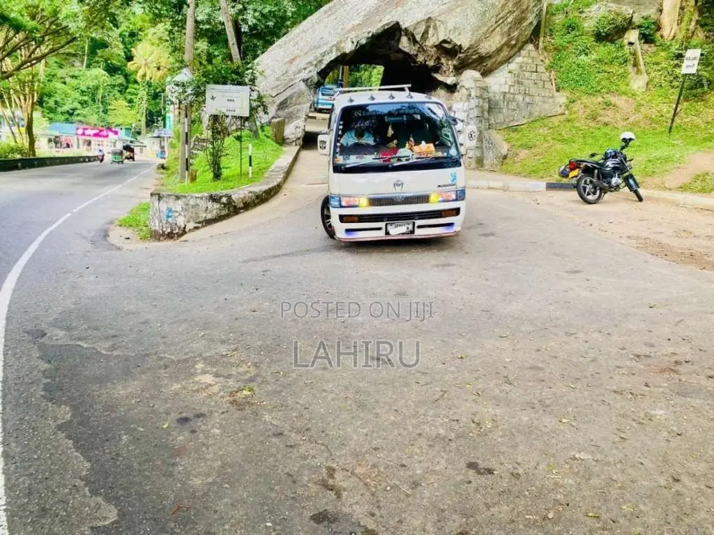 Nissan Caravan 1994 Van (Used)