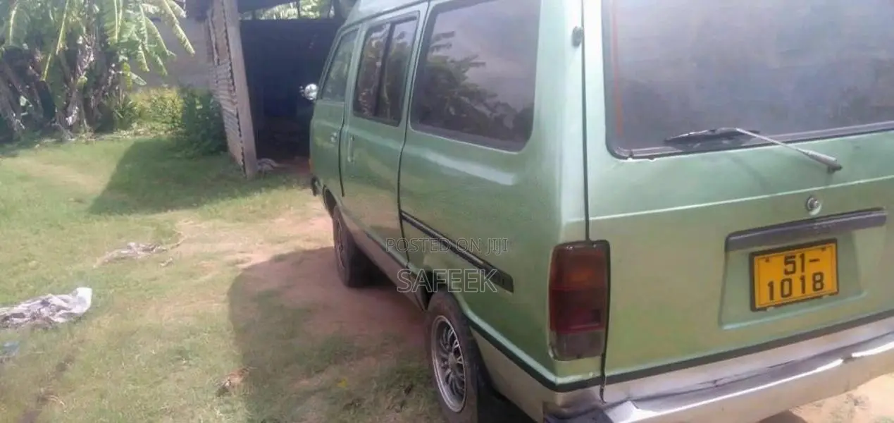 Nissan Vanette 1985 Van (Used)