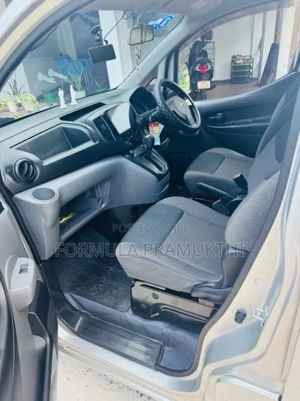 Nissan NV200 2015 Van (Used)