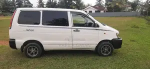 Toyota NOAH 1999 Van (Used)