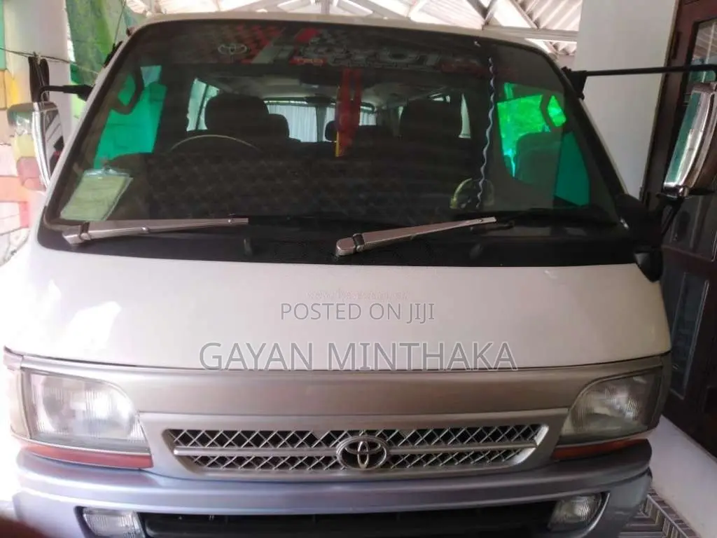 Toyota Dolphin 1997 Van (Used)