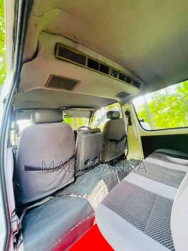 Toyota Dolphin 1997 Van (Used)
